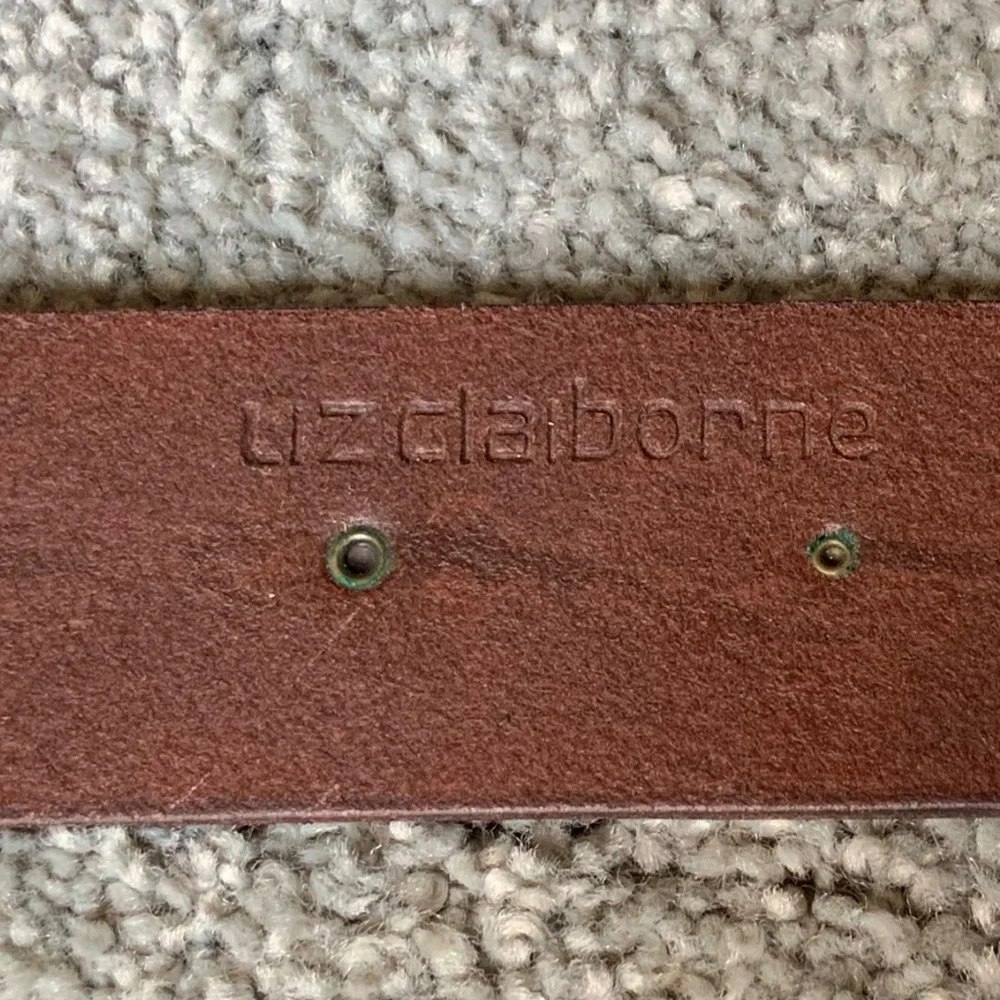 Liz Claiborne - Leather Belt With Colored Embossed Design & Decorative Rivets - Picture 3 of 10